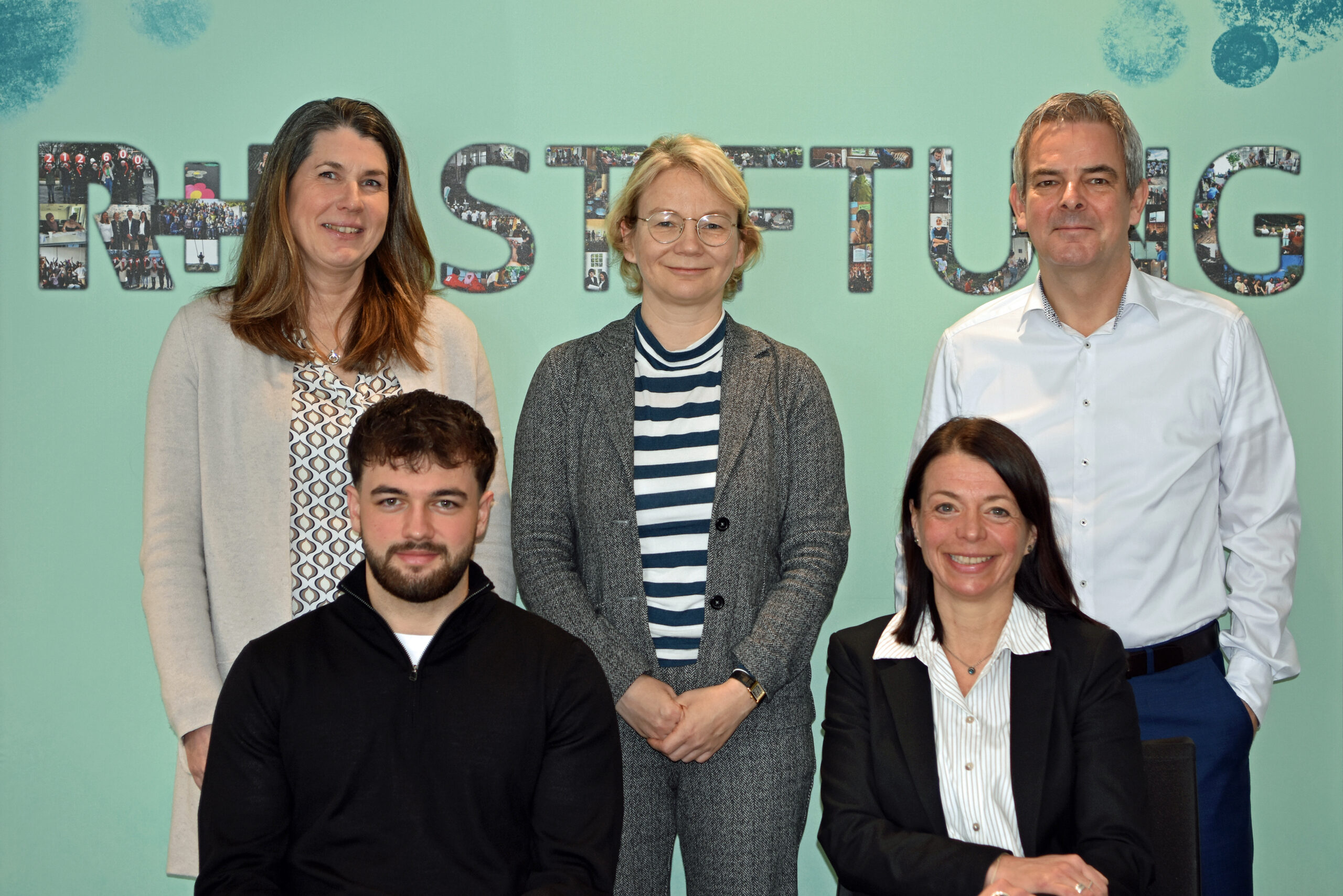 Gruppenfoto des R+V STIFTUNGS-Teams