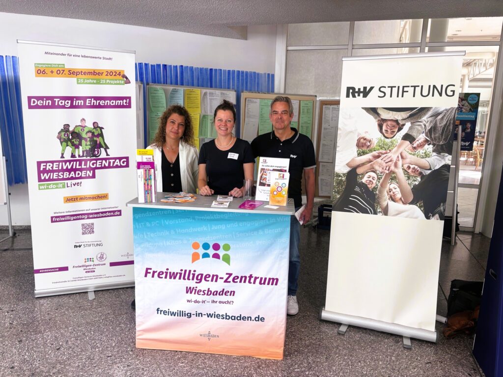 Stand zum Freiwilligentag bei RUV mit dem FWZ